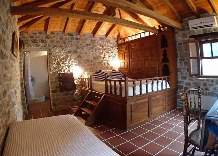 Cozy Stone House Next To Appartement Skiathos Chora