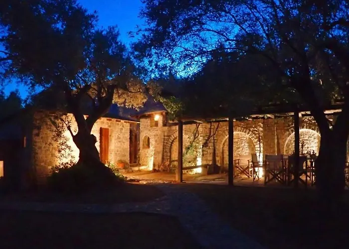 Cozy Stone House Next To アパート スキアトスタウン