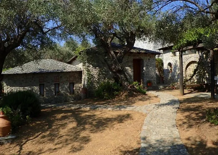 Cozy Stone House Next To * スキアトスタウン